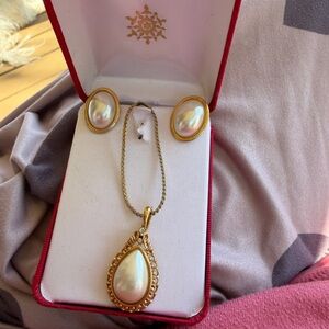 Vintage necklace and clip on earrings set